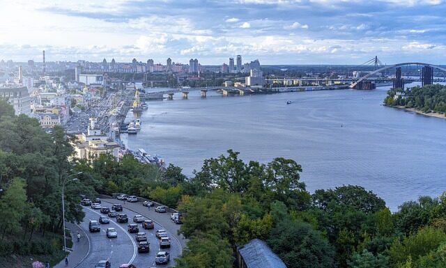 Czy Kijów jest większy od Warszawy? Czy Kijów jest większy od Warszawy?