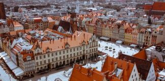 Czy Wrocław jest większy od Warszawy?