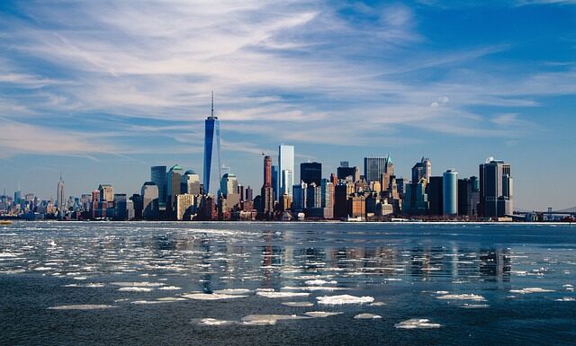 Czy Nowy Jork ma dostęp do morza?